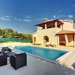 With Pool In The South Of Istria Medulin