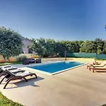 With Pool In The South Of Istria Medulin