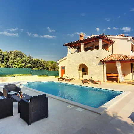 With Pool In The South Of Istria Medulin