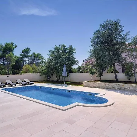 With Pool In The South Of Istria Villa *