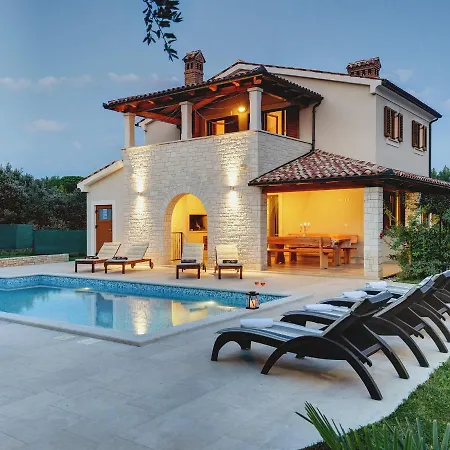 With Pool In The South Of Istria Villa *