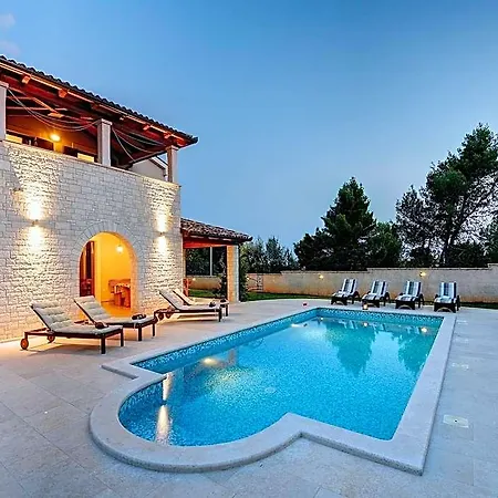 With Pool In The South Of Istria Villa