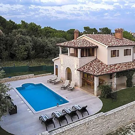 With Pool In The South Of Istria Villa