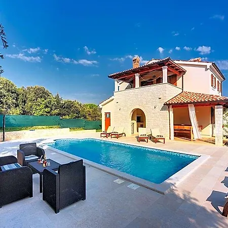 With Pool In The South Of Istria * Ližnjan