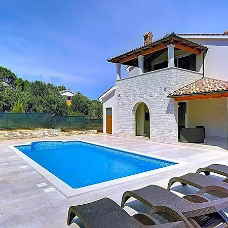Villa With Pool In The South Of Istria