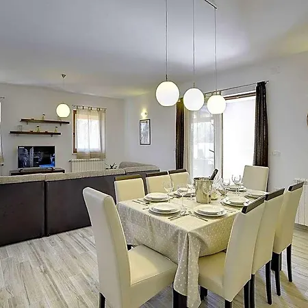 Villa With Pool In The South Of Istria Medulin