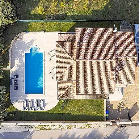 With Pool In The South Of Istria Villa