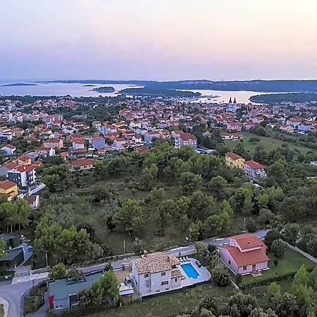 With Pool In The South Of Istria Villa *